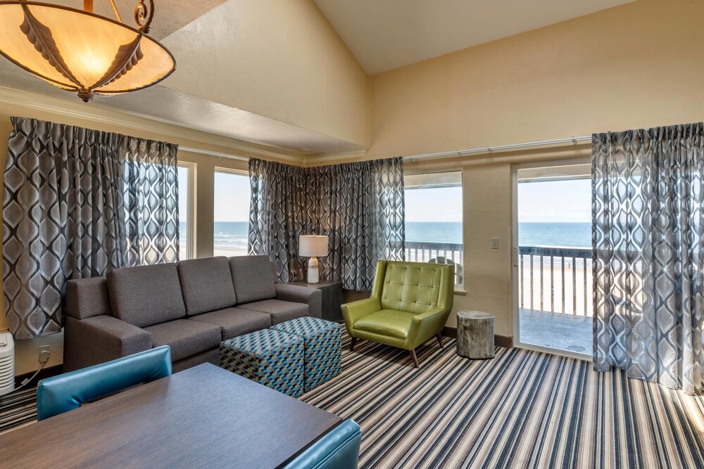 Lincoln Sands Oceanfront Resort, Ascend Hotel Collection 46/69