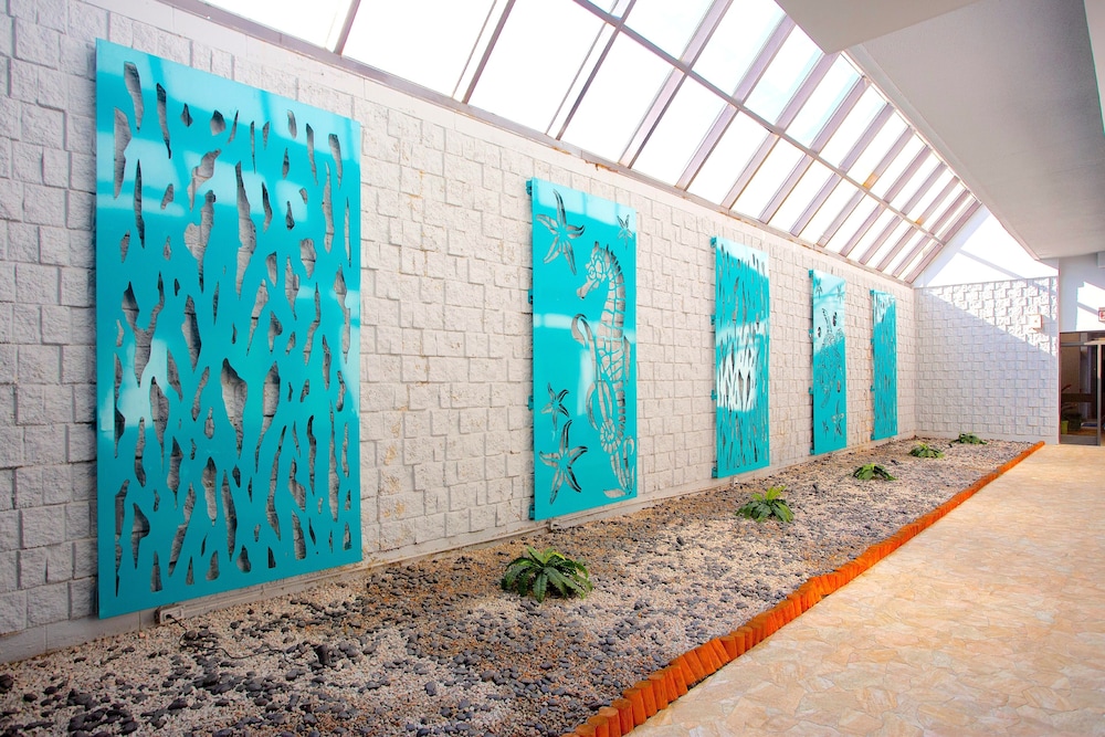 The Barclay Towers Resort Hotel 43/49