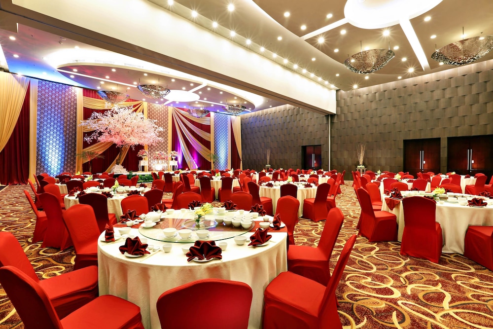 Atria Hotel Gading Serpong 50/72