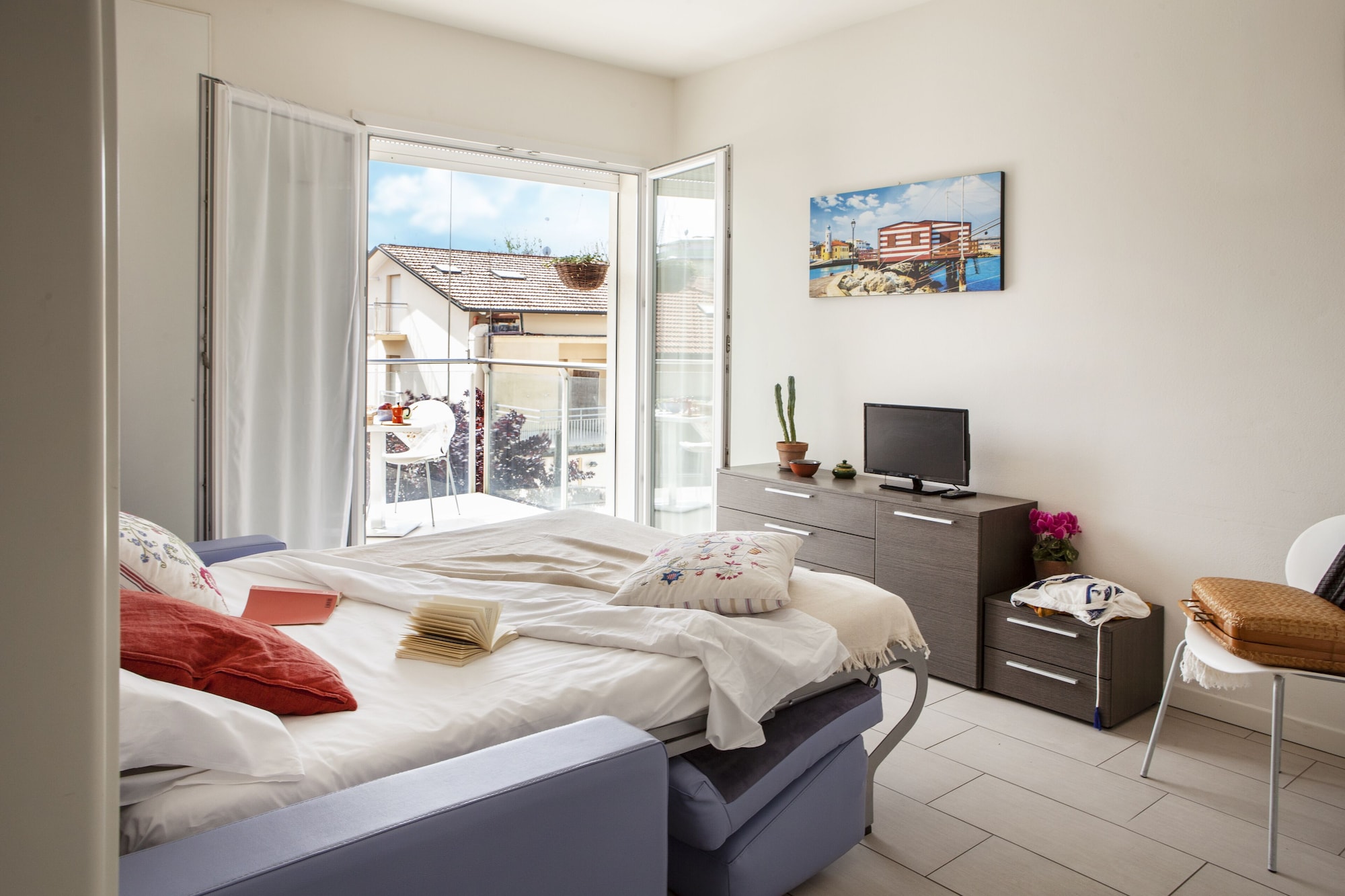 ECONOMY, STUDIO, BALCONY