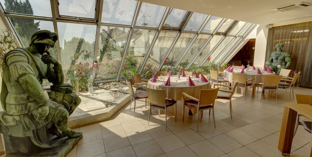Hotel Atrium 53/68