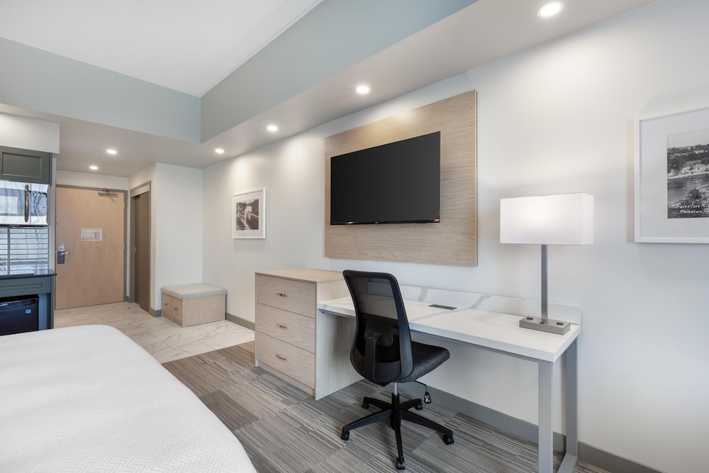 Best Western Plus Kawartha Lakes Hotel & Suites 40/52