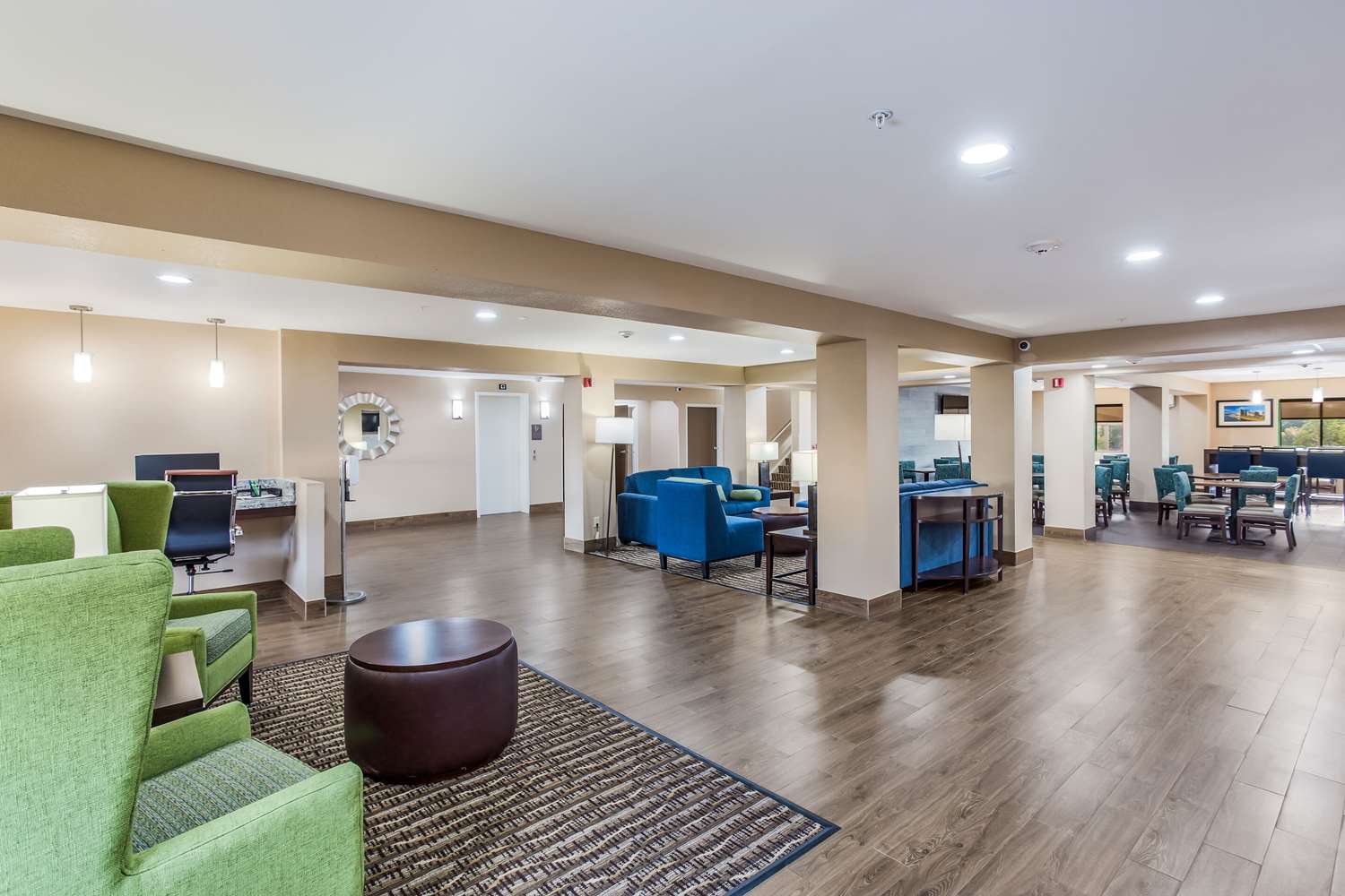 Comfort Inn Charleston South Charleston, WV 14/22