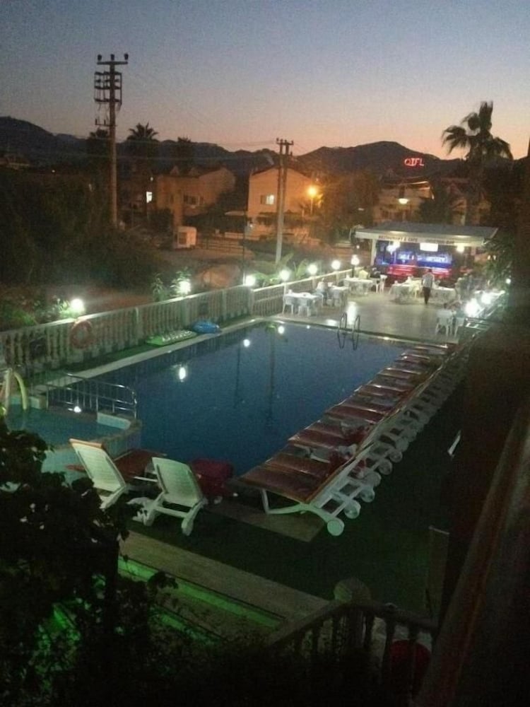 Ozturk Apartments 12/47