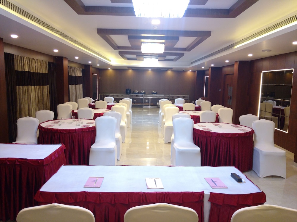 Nk Grand Park Hotel 55/60