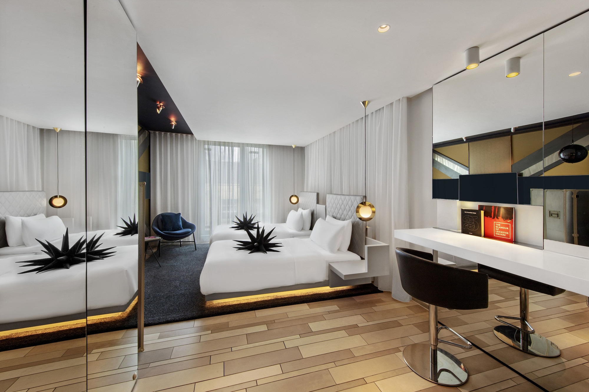 SPECTACULAR, TWIN BEDS