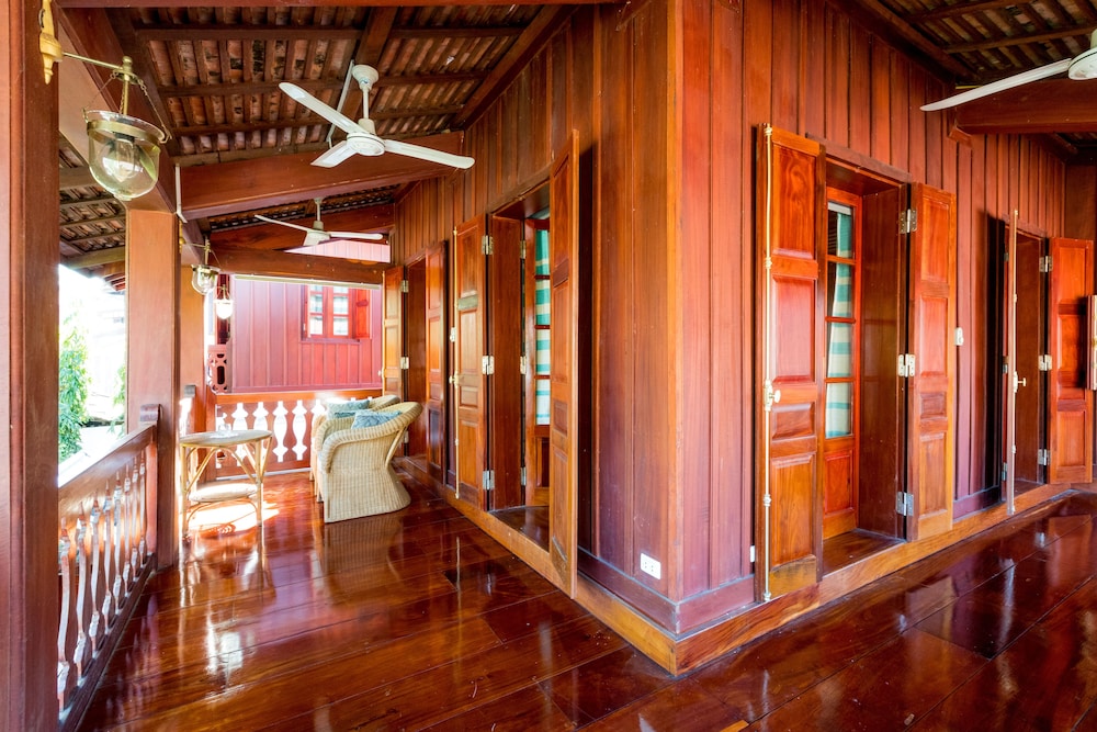 Mekong Riverview Hotel 25/50