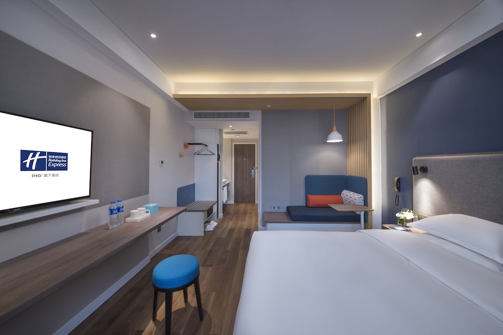 Standard, King Bed, Extra Floor Space، Holiday Inn Express XIAMEN LUSHAN 2/9