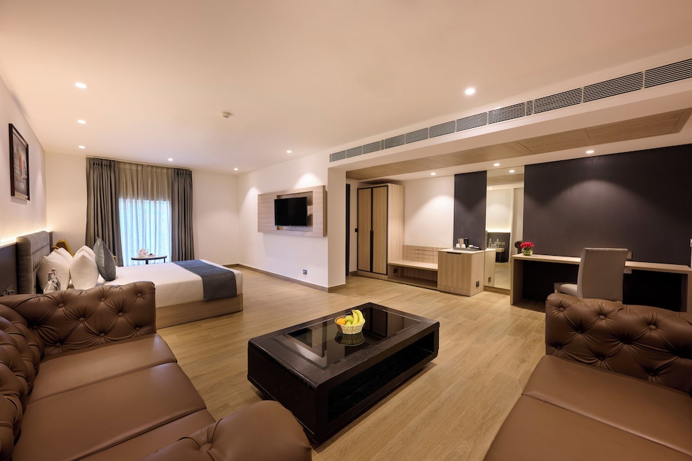 Delite Sarovar Portico Faridabad 17/30