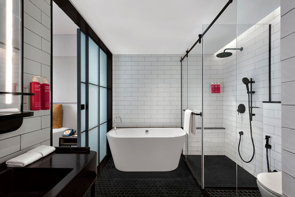 Moxy Mumbai Andheri West 39/40