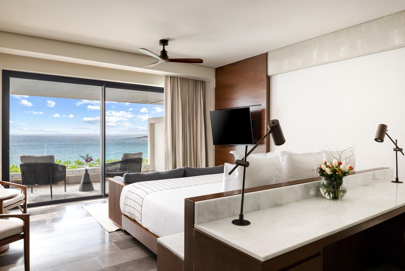 Junior, Sea View