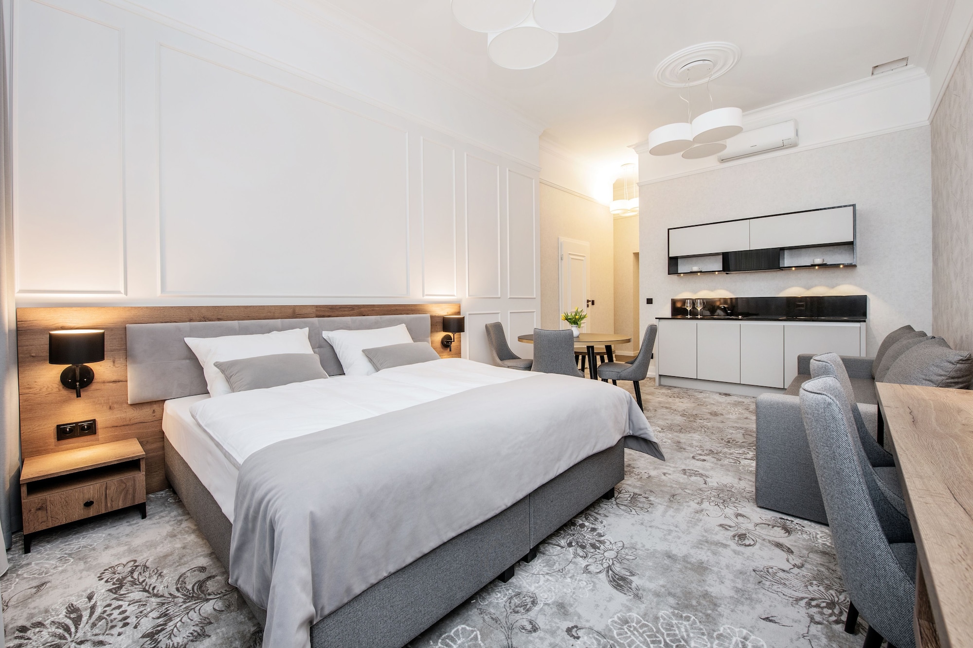 DELUXE, APARTMENT