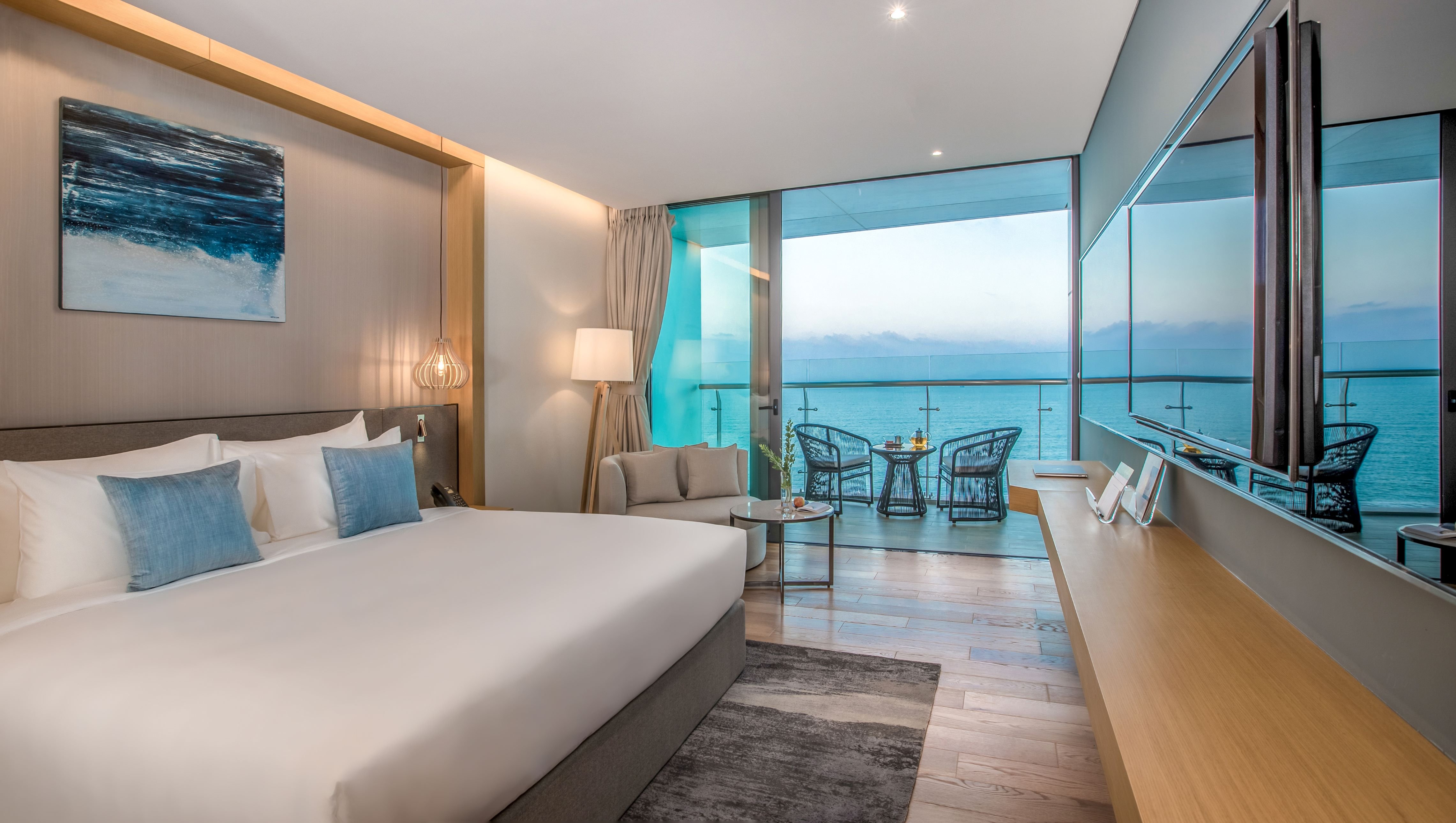 Deluxe King Ocean View