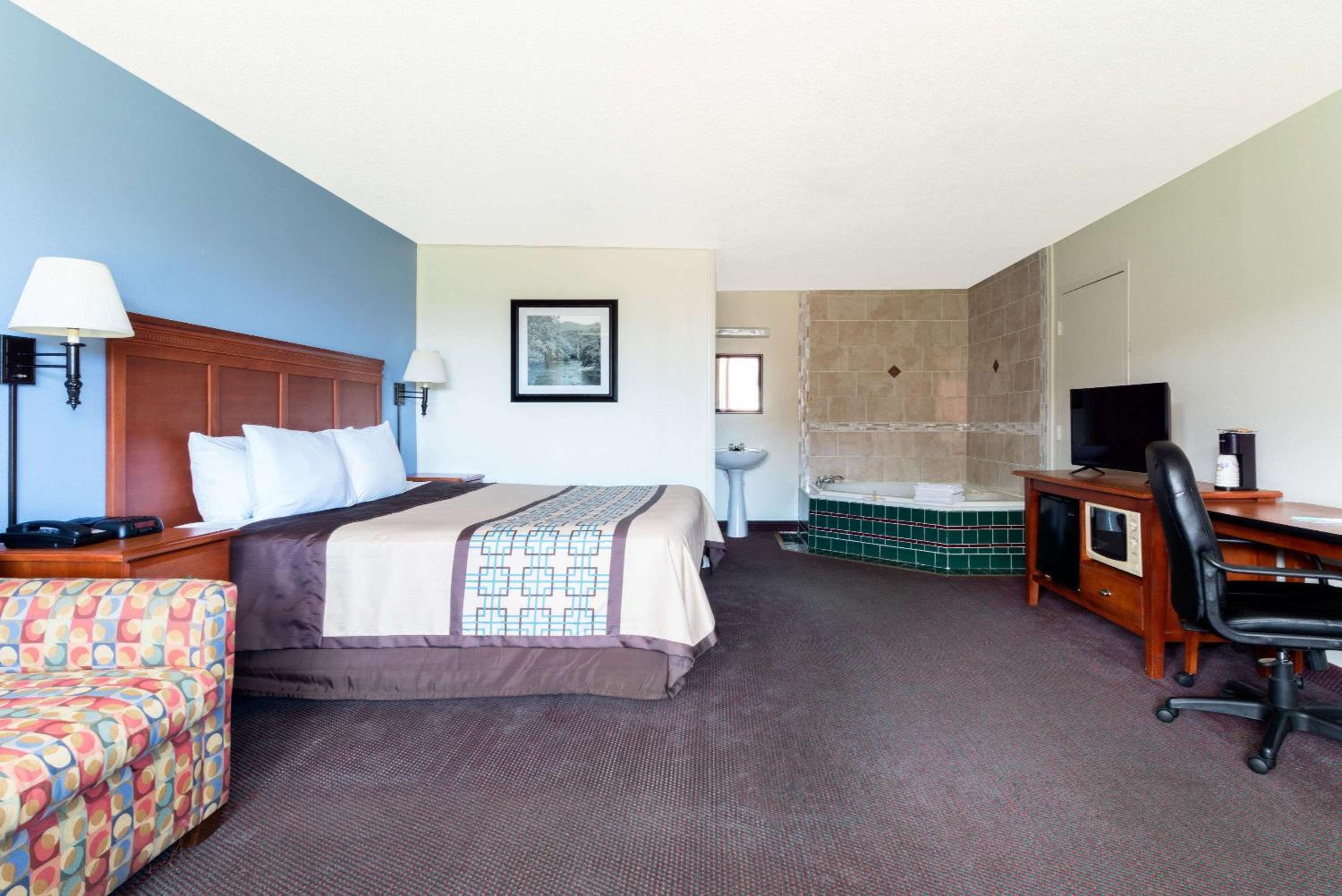 غرفة سوبيريور بسرير كينج، Days Inn by Wyndham Luray Shenandoah 9/10