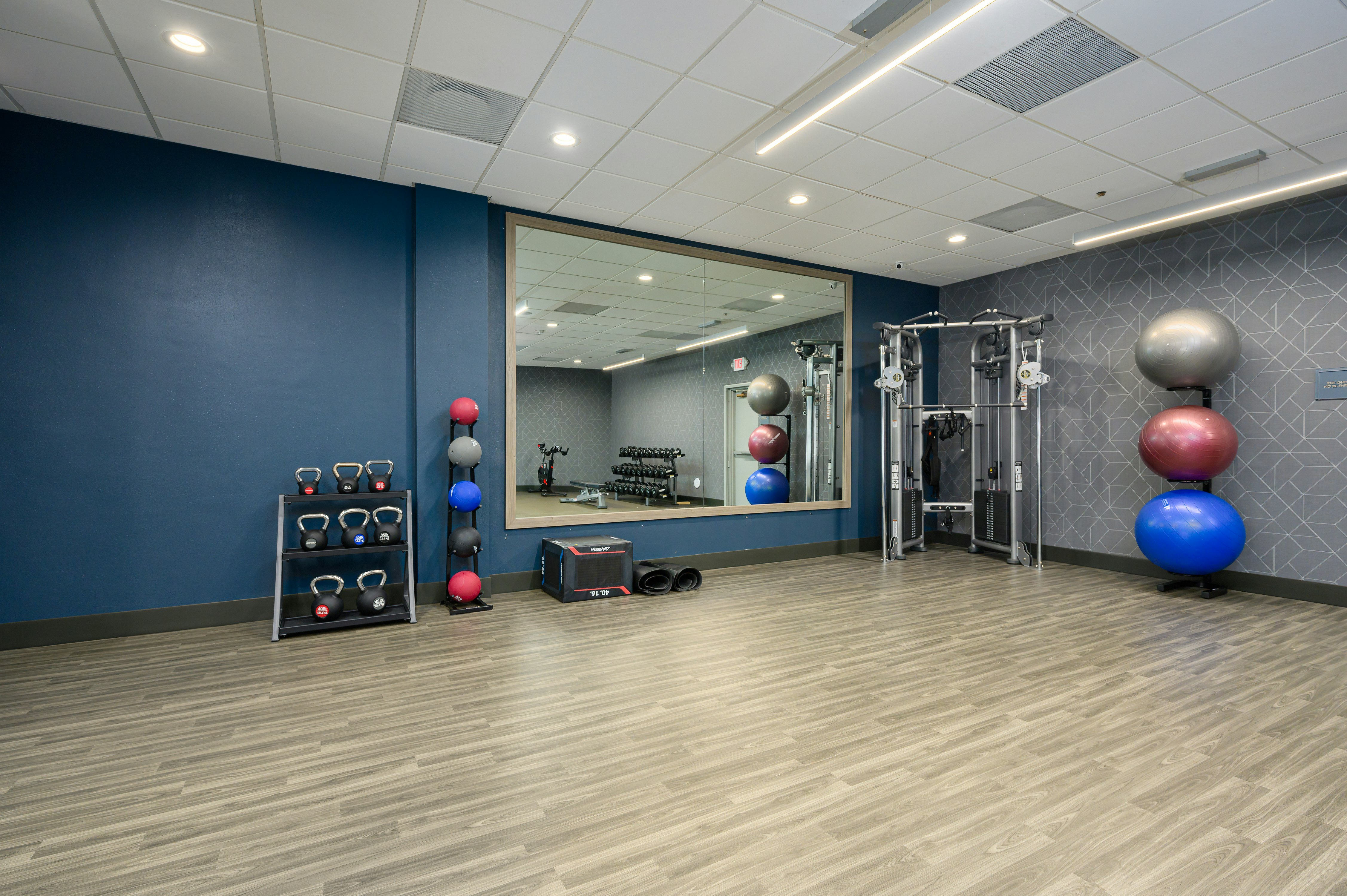 DoubleTree by Hilton Raleigh Midtown 18/21