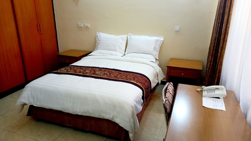 Ghion Hotel 11/69
