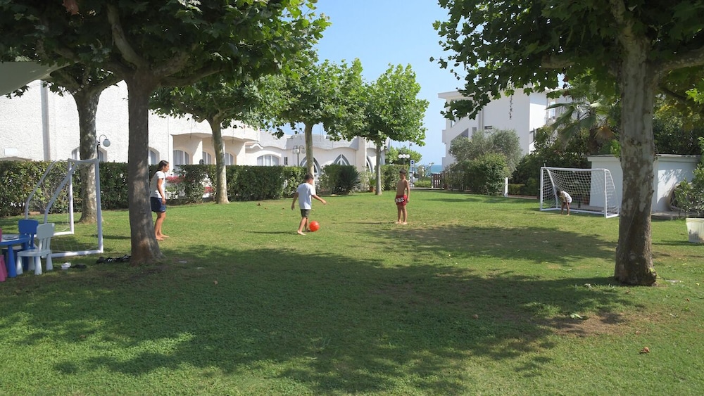 Bajamar Beach Hotel 38/49