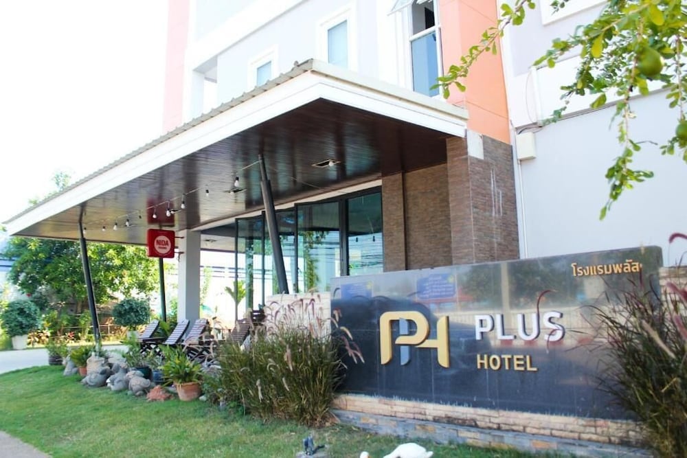 Plus Hotel 3/45