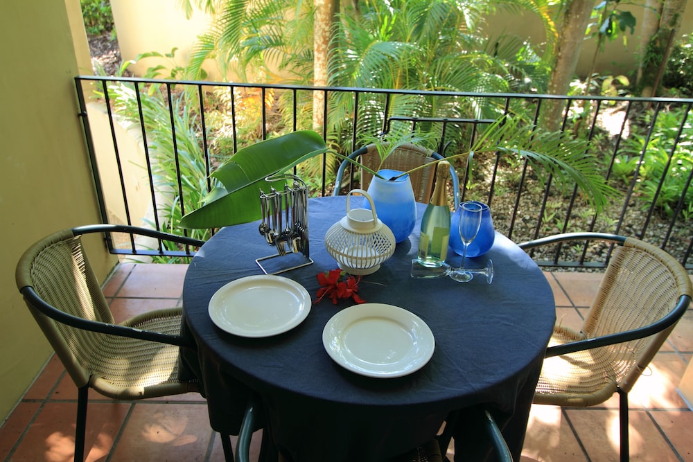 Reef Club Resort 28/35