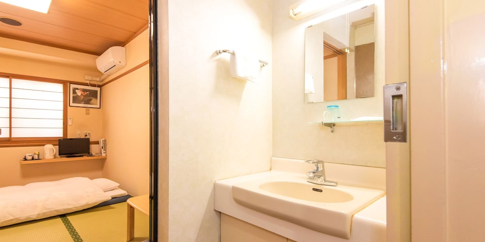 Sakura Ryokan Asakusa Iriya 14/62