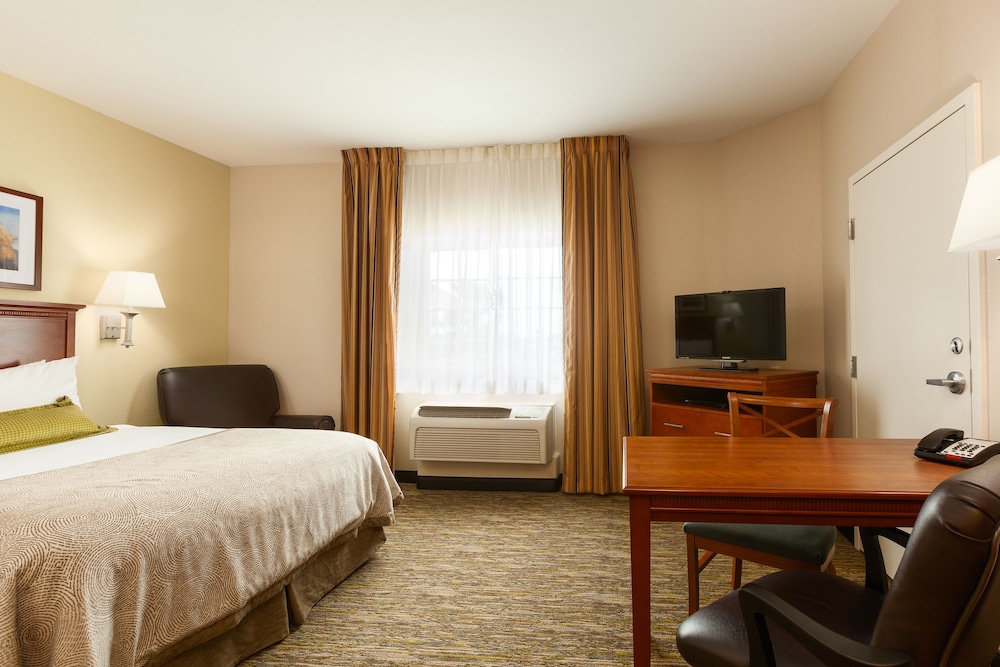 Candlewood Suites Lake Jackson Clute 23/60