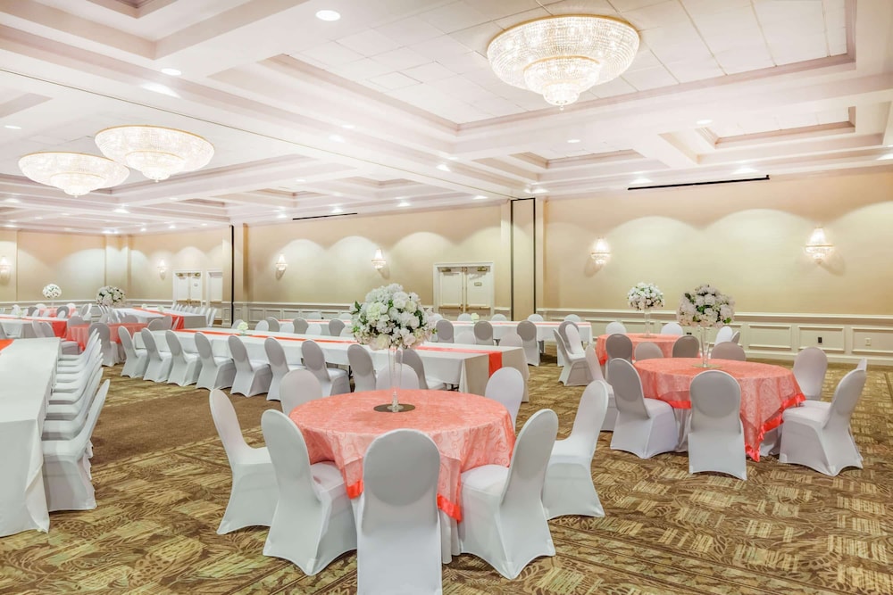 Wyndham Virginia Beach Oceanfront 47/64