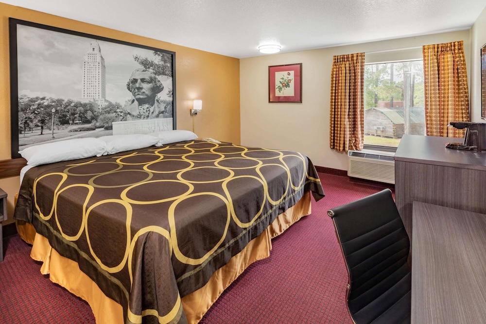 Super 8 by Wyndham Kinder/Coushatta near Casino 18/38