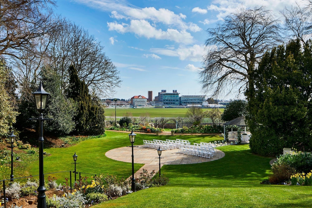 Delta Hotels By Marriott York 17/29