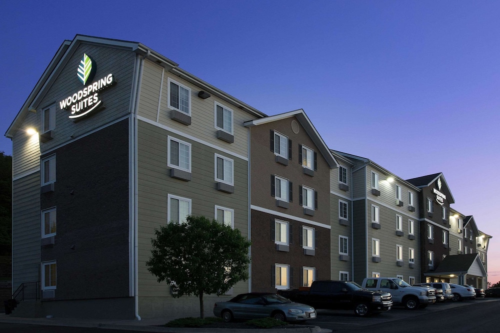 WoodSpring Suites Kansas City Mission 7/36