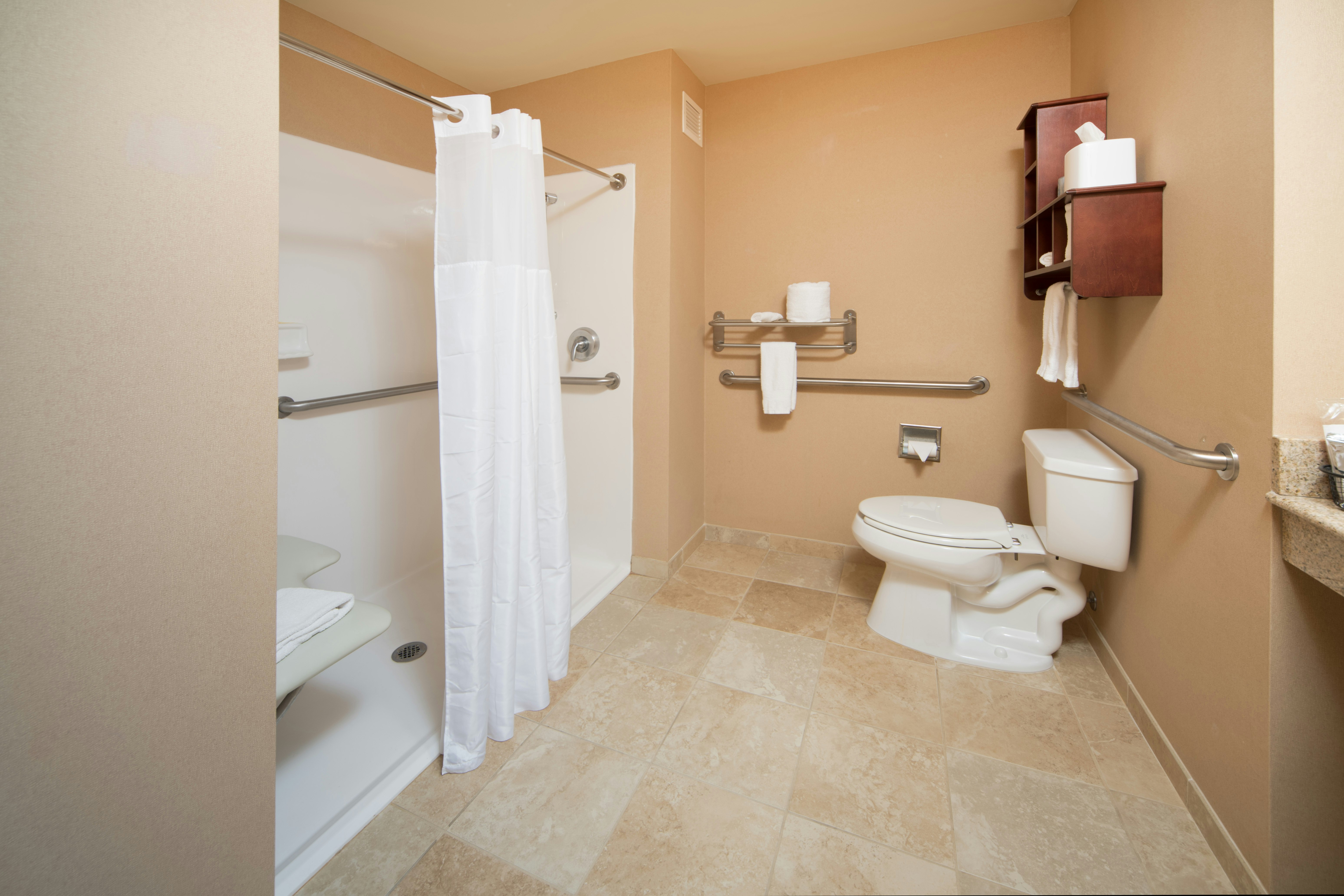 غرفة بسرير كينج لذوي الإعاقة، Hampton Inn & Suites Greensburg 3/3