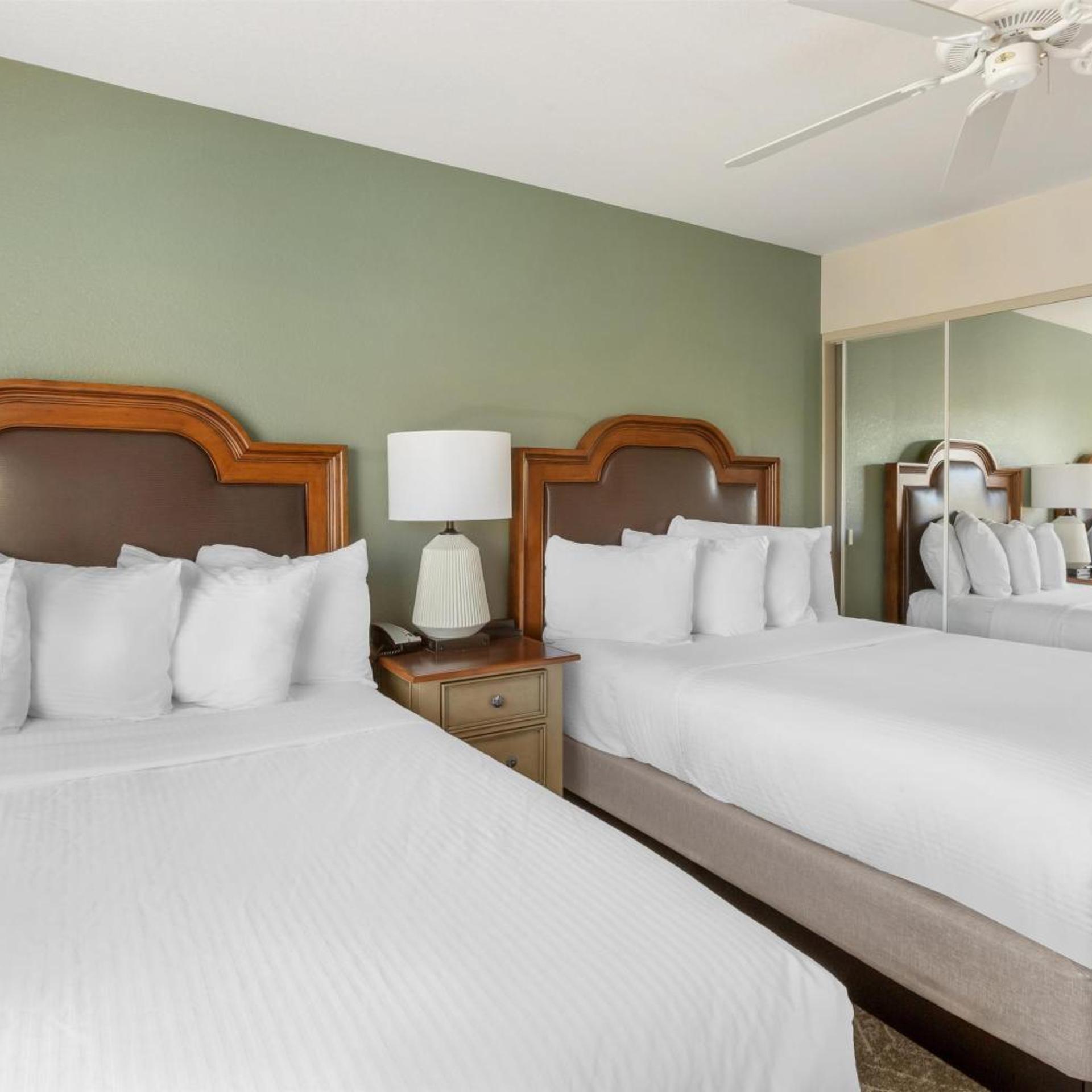 2 Bedrooms, Suite, King Bed 2/10