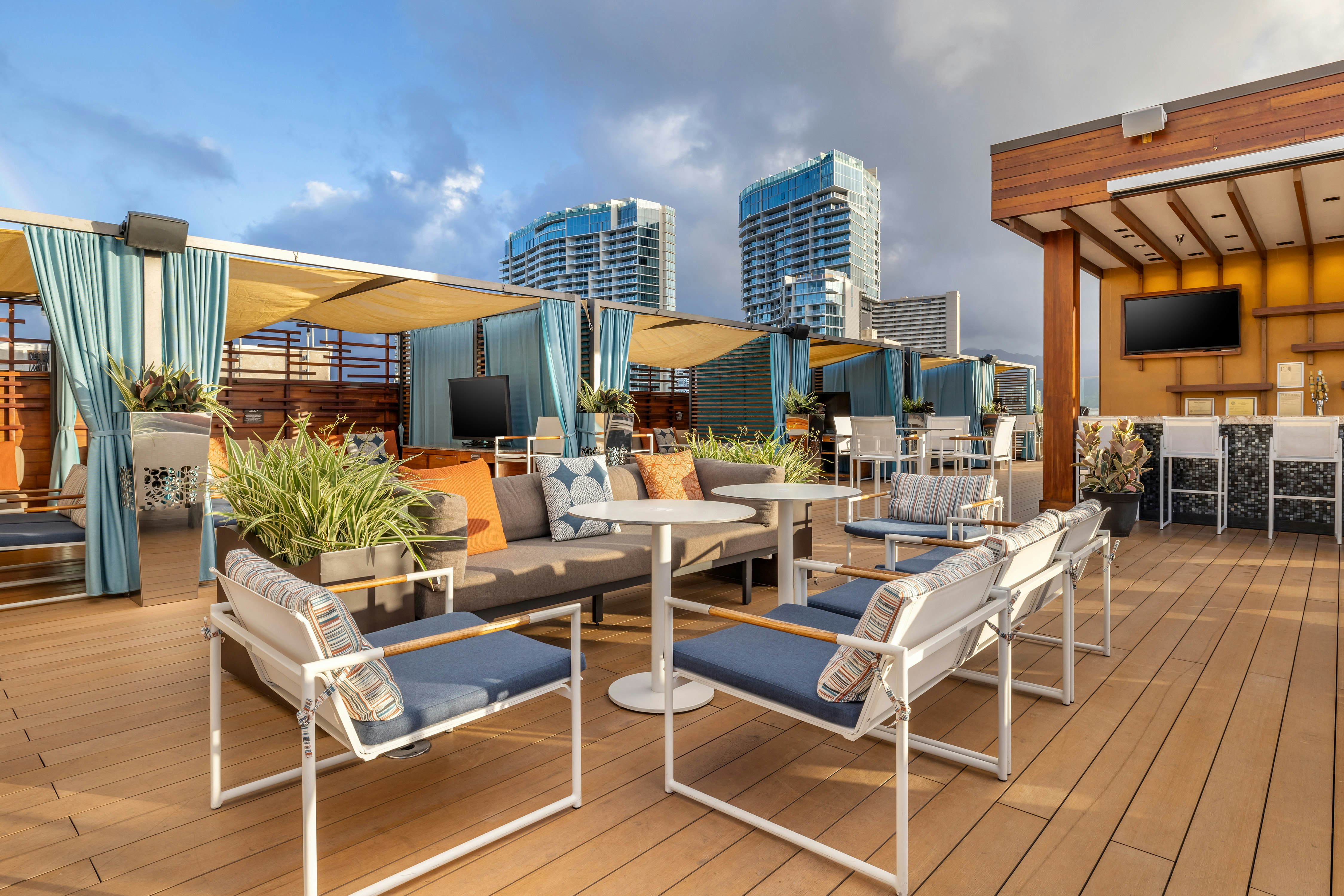 Hokulani Waikiki By Hilton Grand Vacations 46/68
