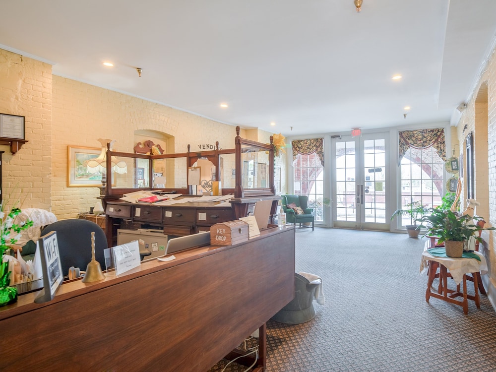The Belmont Inn 4/39