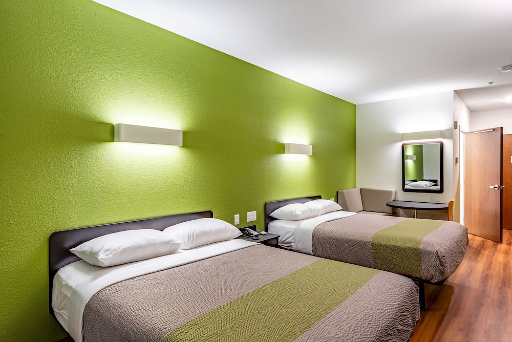 Motel6 Mankato, MN 27/60