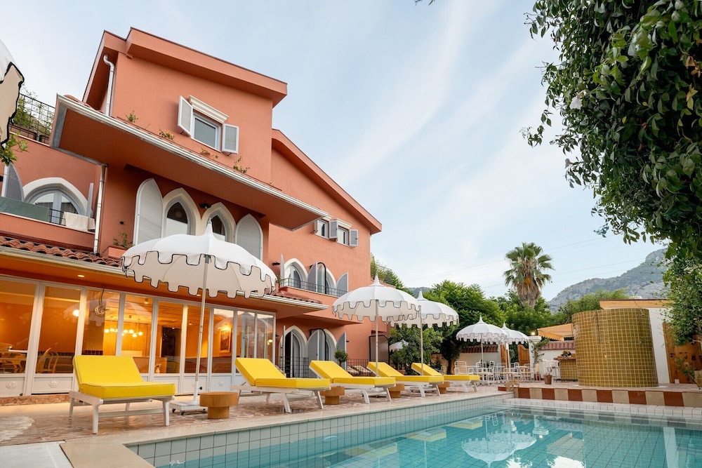 Yonca Anjelika Otel +12 1/50