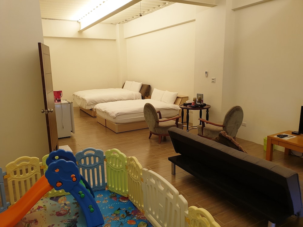 Sanyi Happiness B&B 32/70