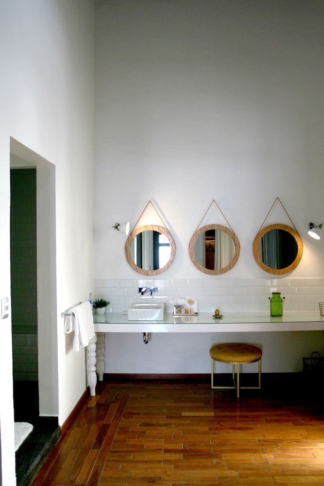 Hotel Markee 10/50