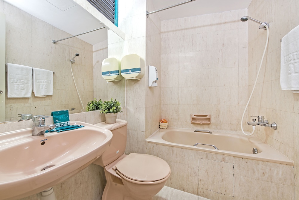 Hotel 81 Premier Princess 32/34