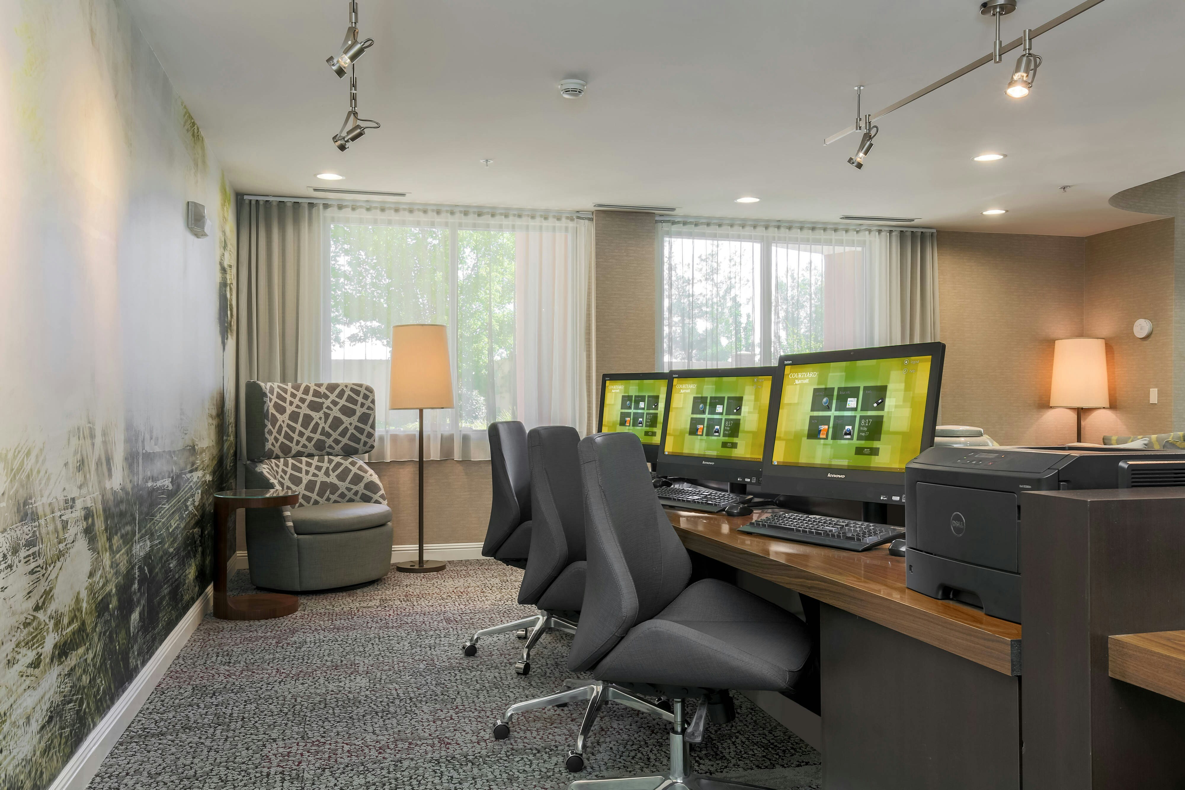 Courtyard by Marriott Roseville Galleria Mall/Creekside Ridge Drive 24/28