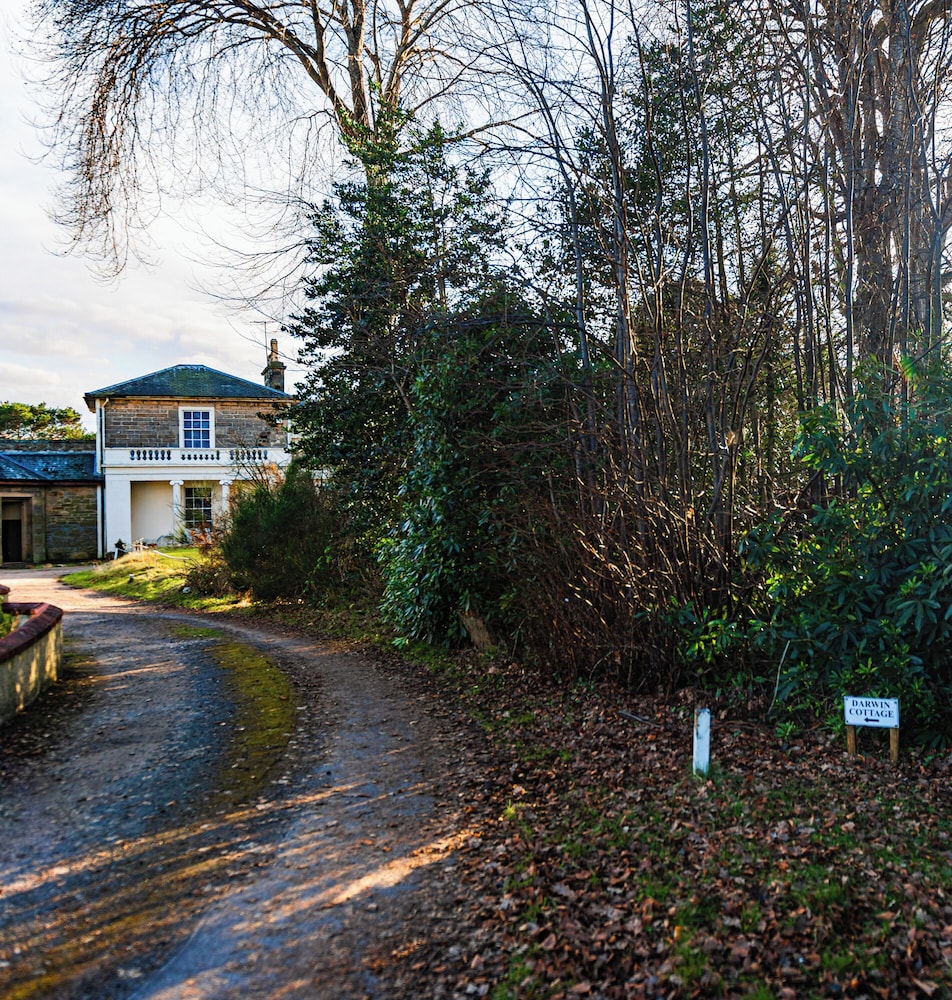 Darwin Cottage Self Catering In Elgin 40/50