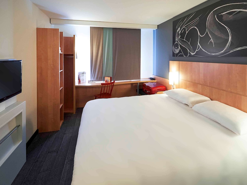 Ibis Les Herbiers 19/67