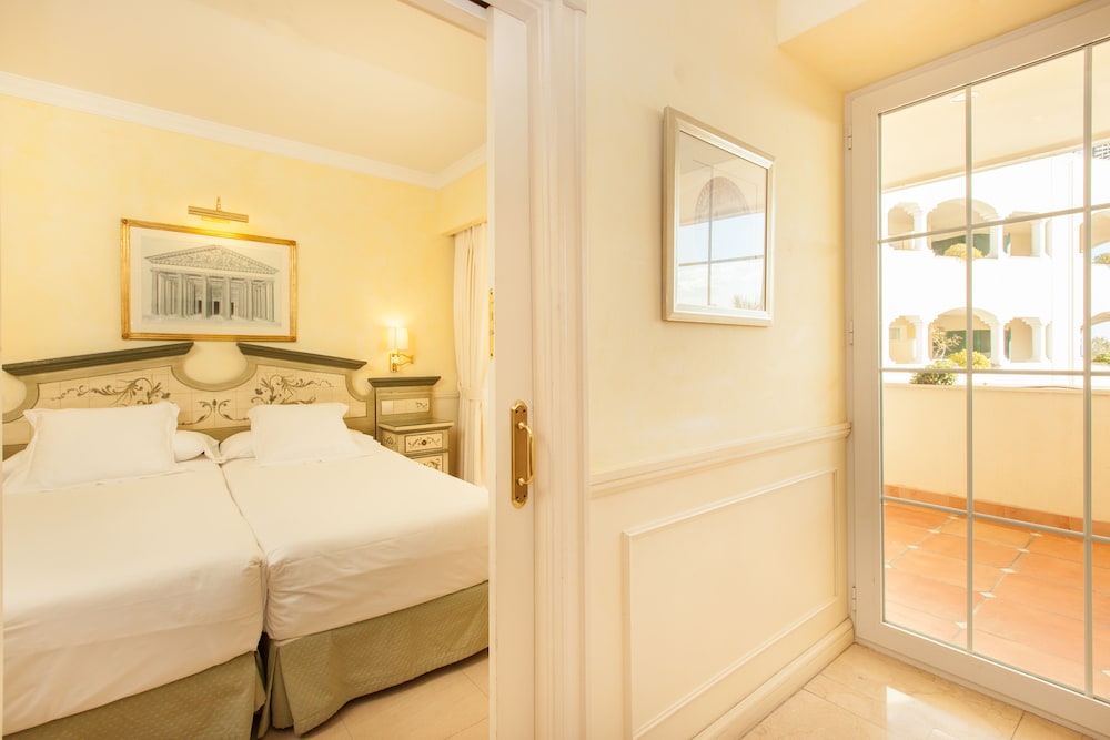Guadalpin Suites 14/50