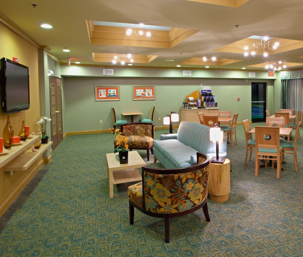 Holiday Inn Express Suites Thornburg S Fredericksburg 47/58