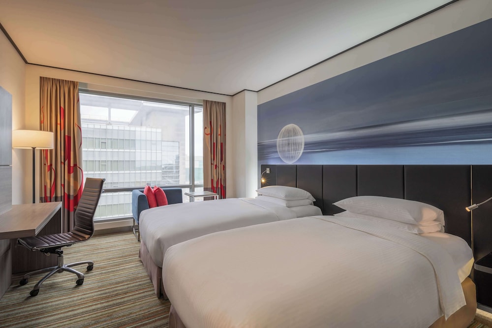 DELUXE, TWIN BEDS