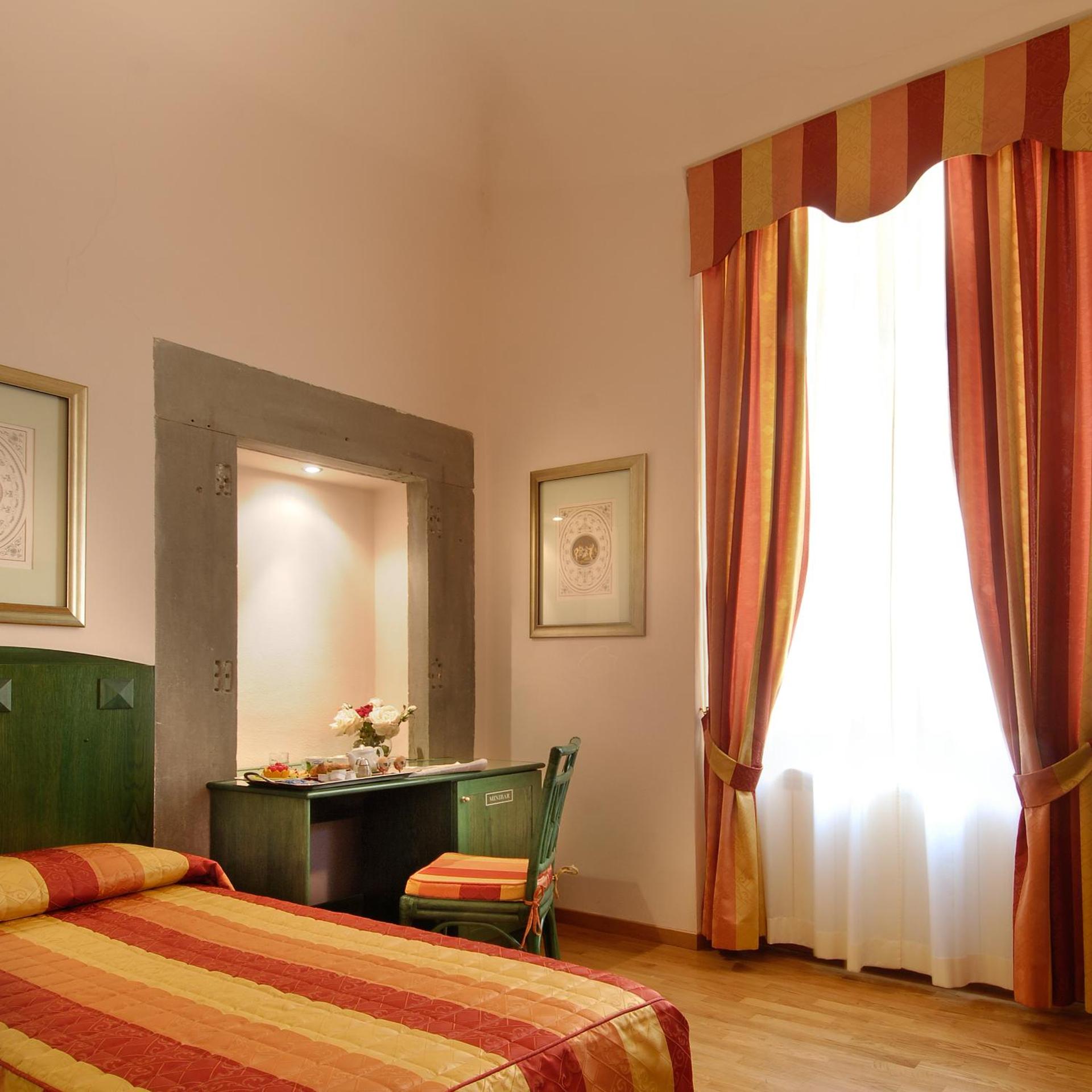 ROOM, SINGLE