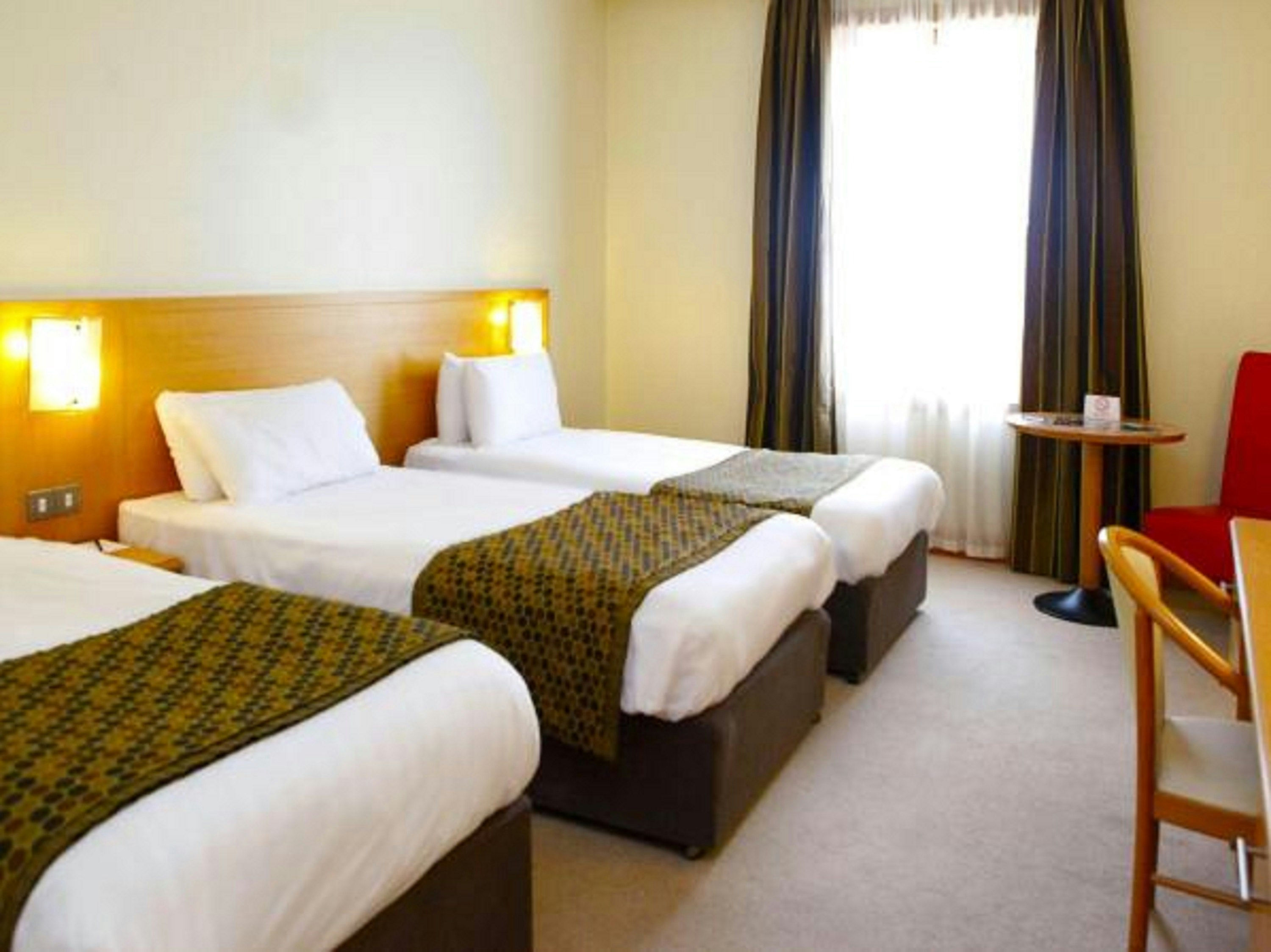 Great National Hotel Ballina 31/92