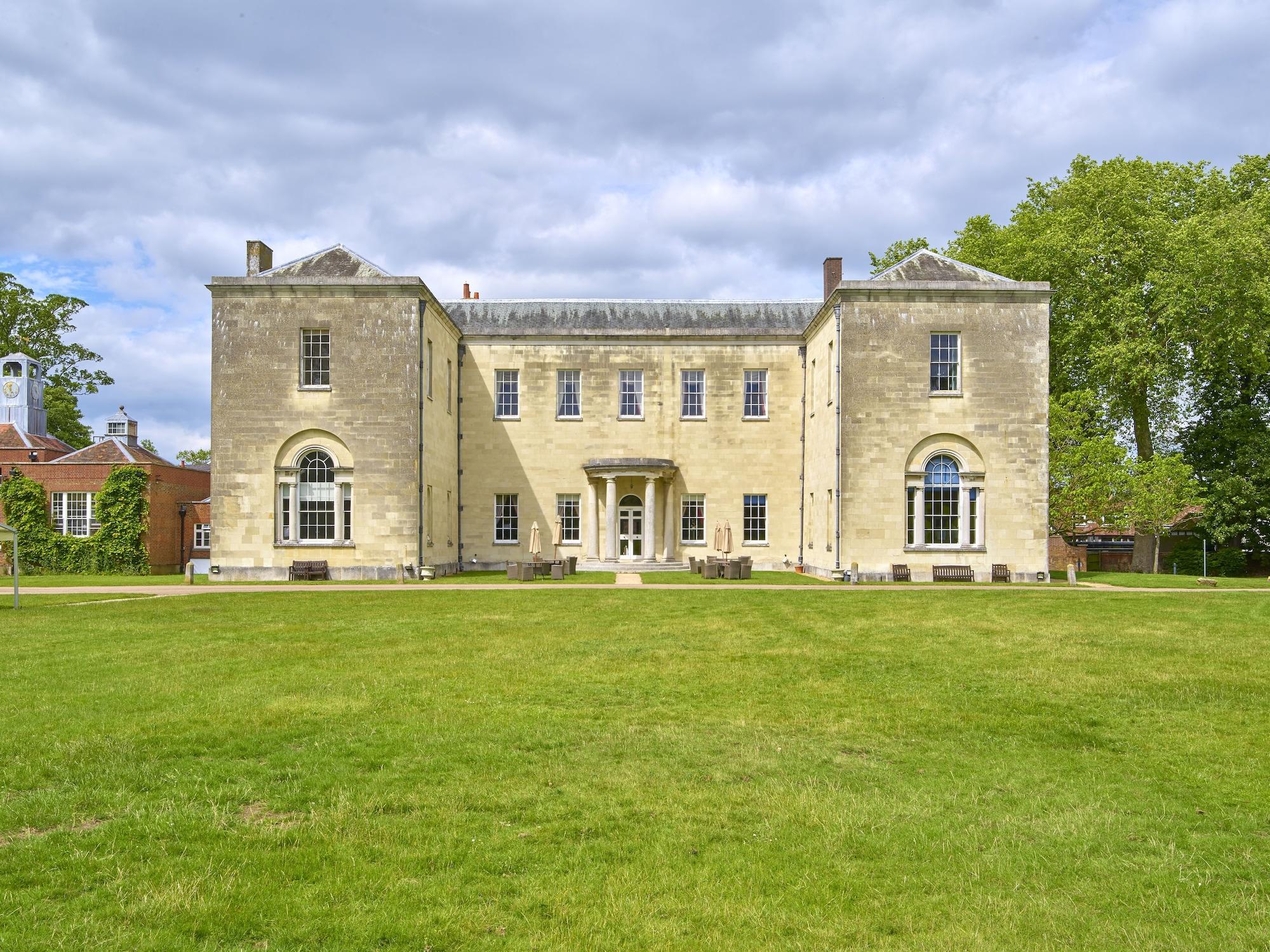 Hitchin Priory 65/71