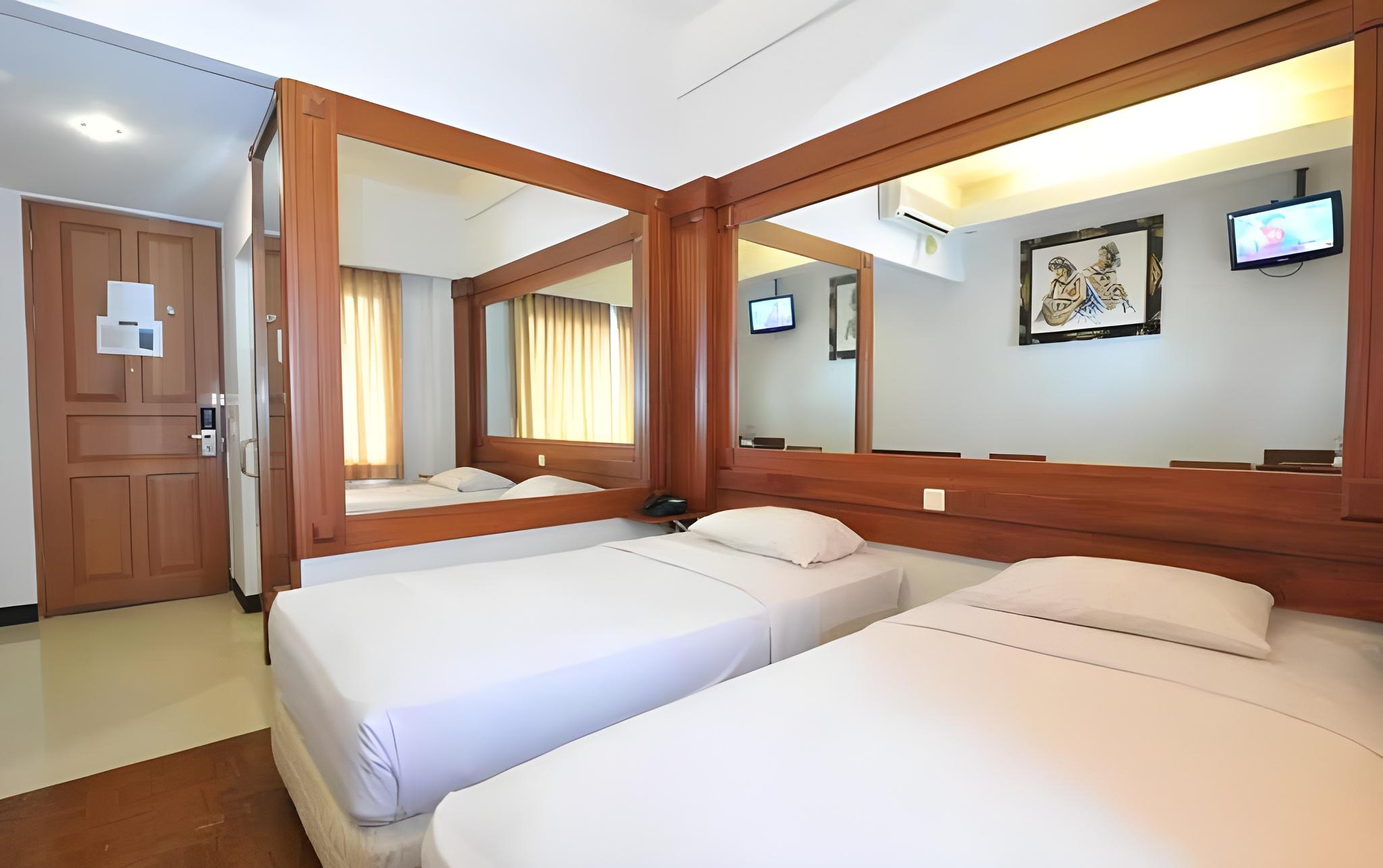 Deluxe, Twin Beds