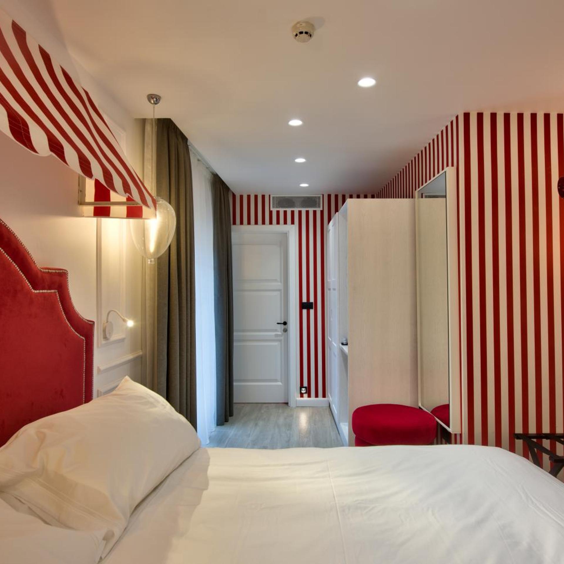 Comfort, Double or Twin Bed