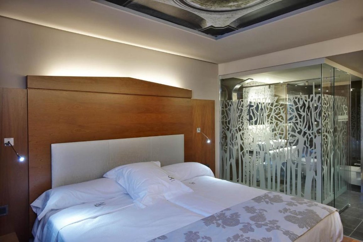 Hotel Sancho Abarca 5/44
